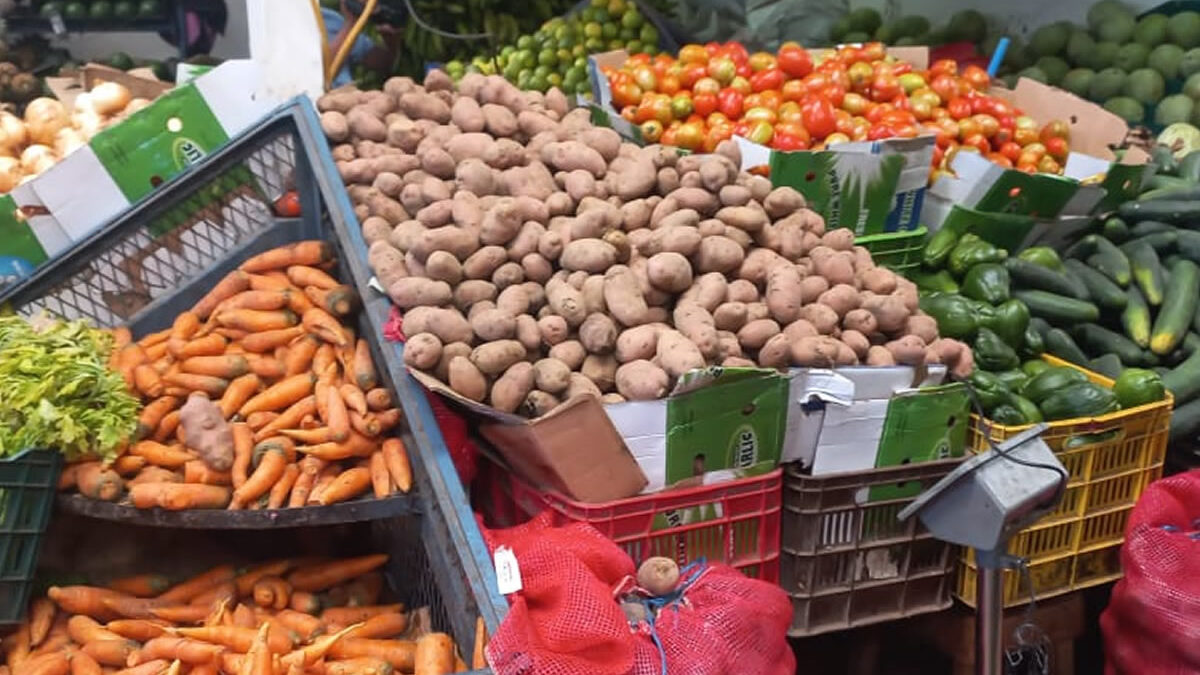 Productos perecederos con precios bajos en el mercado Mayoreo