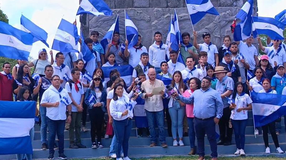 Periodistas participan en la lectura de la Proclama ‘Somos Hacienda’