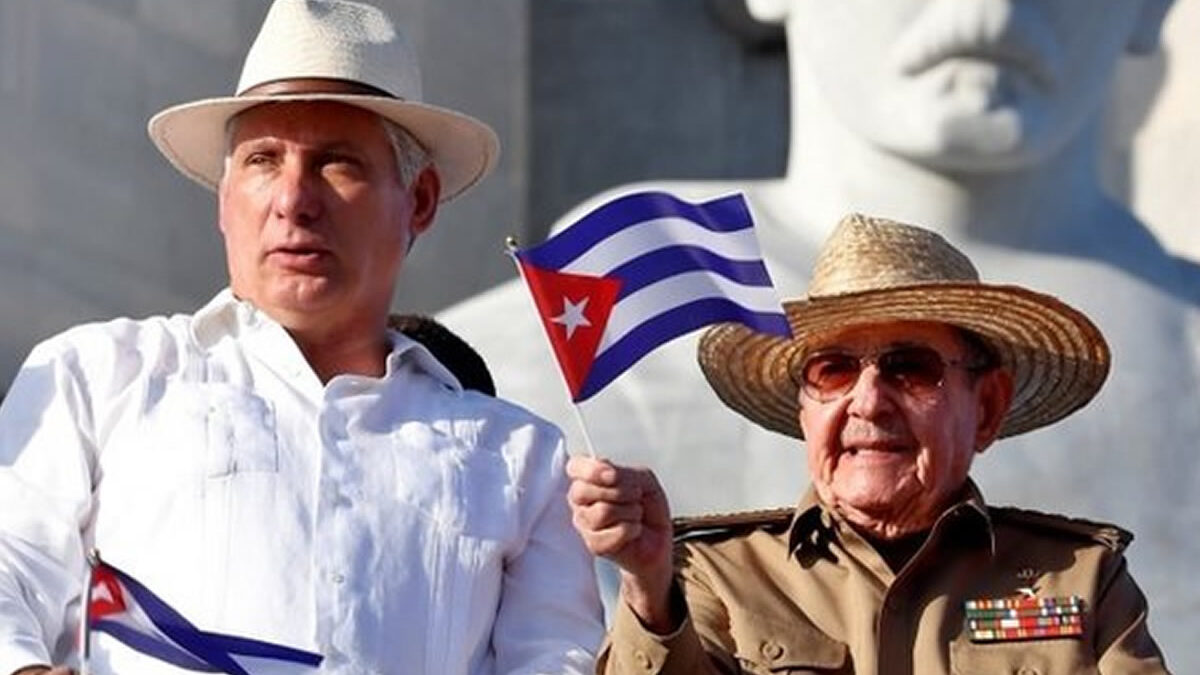 General Raúl Castro y el presidente de Cuba Díaz-Canel saludan la Independencia de Nicaragua