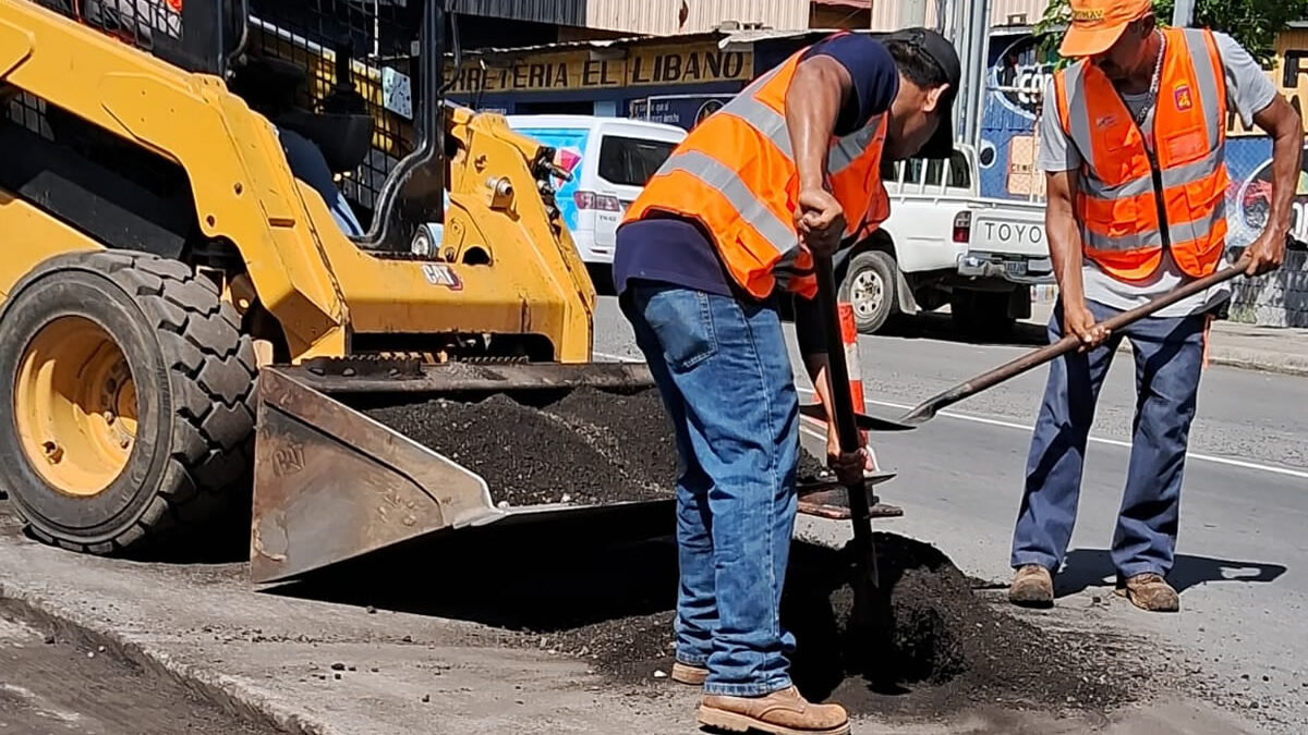 Continúan con la rehabilitación de las calles principales de Managua