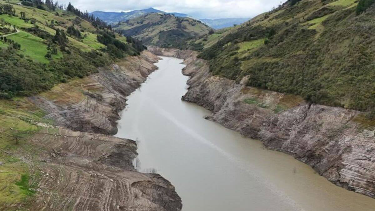 Sequía forza el cierre de la principal fuente energética de Ecuador