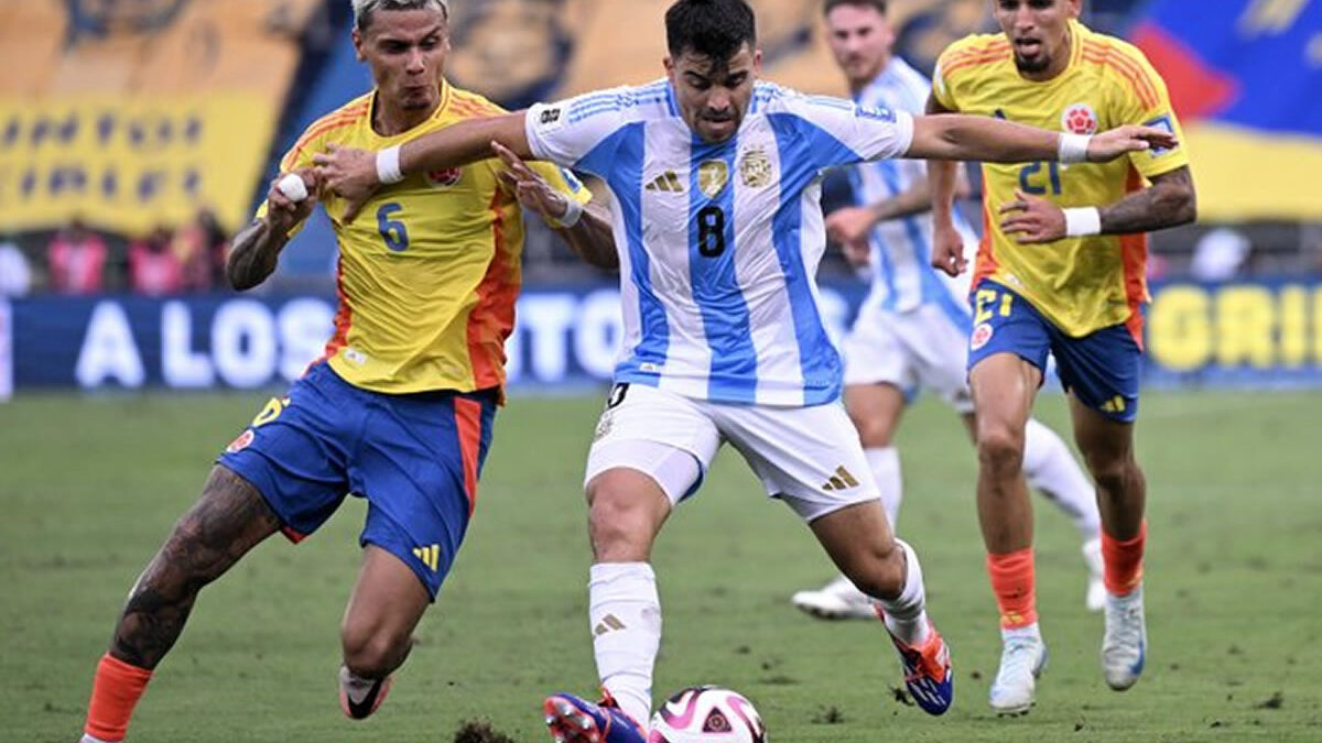 Argentina mantiene liderazgo en eliminatorias pese a derrota ante Colombia