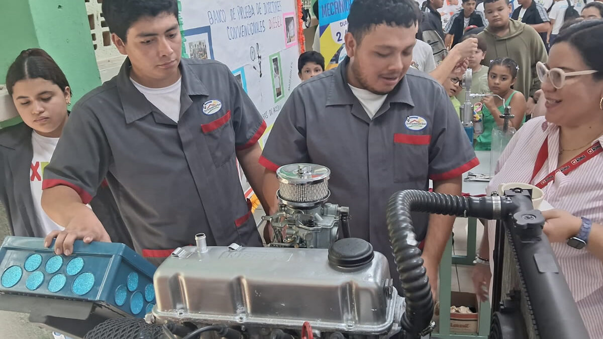 Comtech desarrolla feria tecnológica y científica en el Centro Juvenil Don Bosco