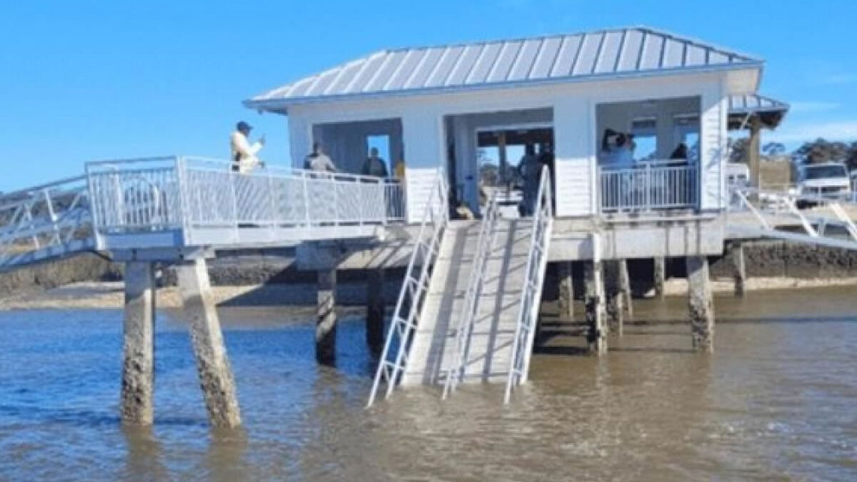 Derrumbe en muelle deja siete muertos durante celebración en Georgia, EE.UU