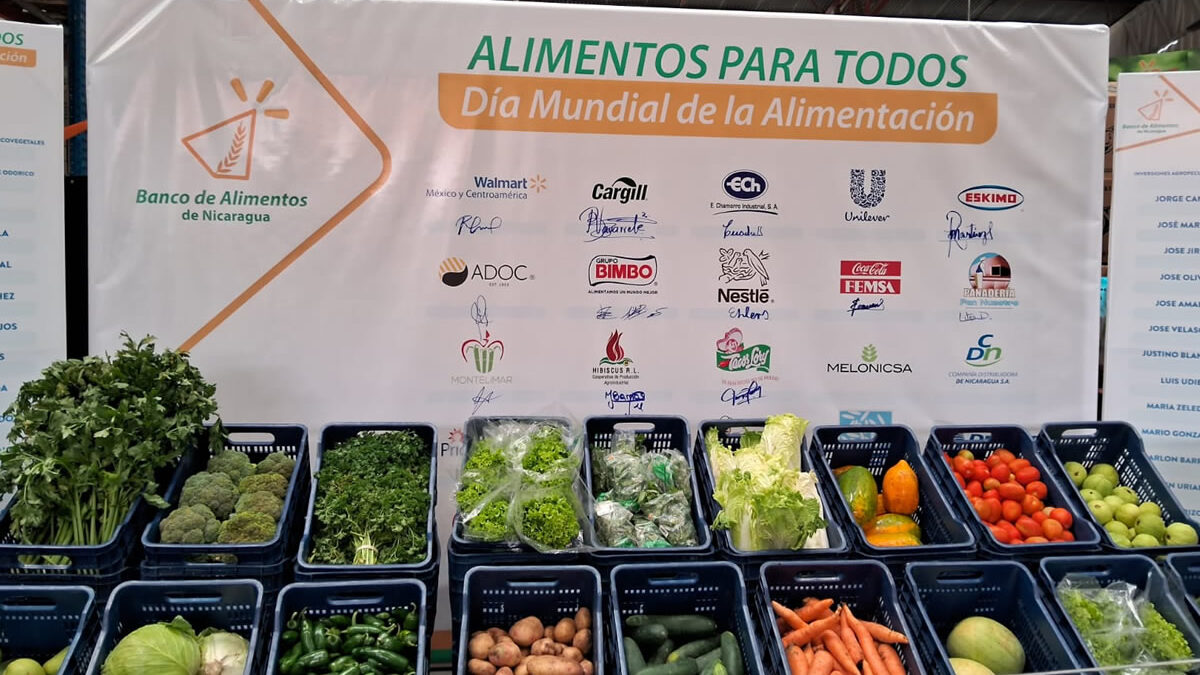 Walmart-Nicaragua entrega contribución de productos esenciales al Banco de Alimentos