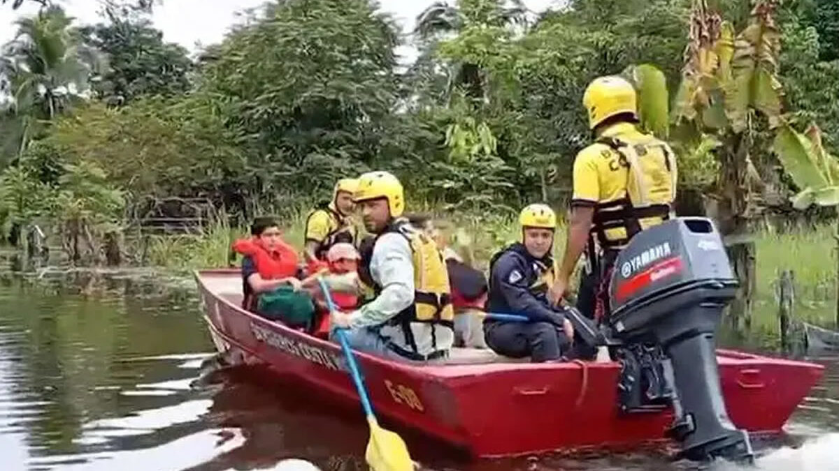 Alerta naranja en Costa Rica por torrenciales lluvias consecuencias del huracán Rafael