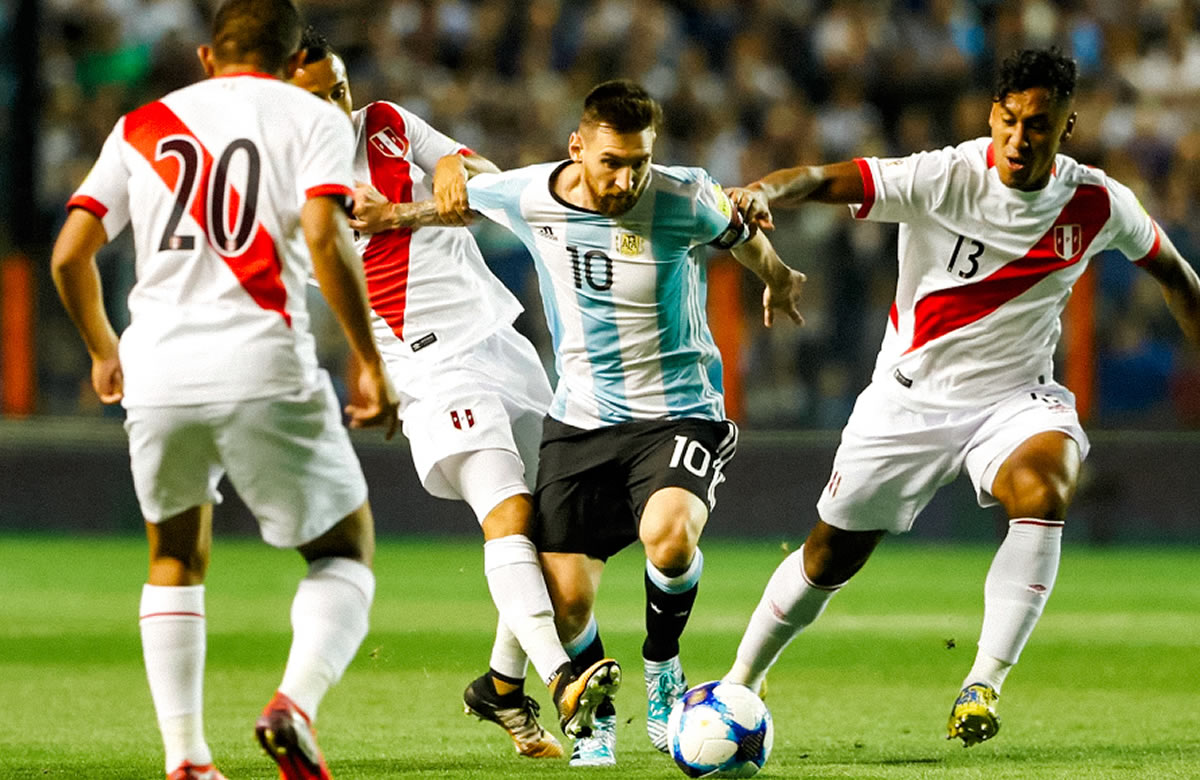 Argentina busca volver a la cima ante Perú en Eliminatorias