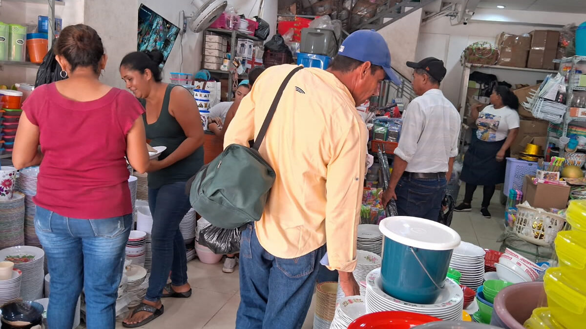 Comercialización de artículos plásticos aumenta en el mercado Oriental