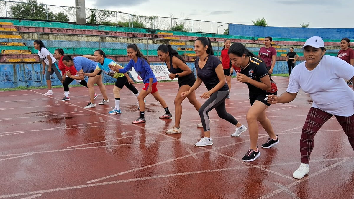 Docentes participan en décimotercera edición de Juegos deportivos magistrales