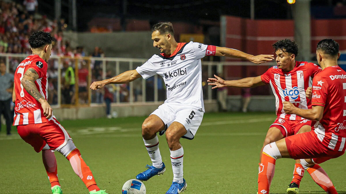 Real Estelí empata con el Alajuelense en el partido de ida de la Copa Centroamericana