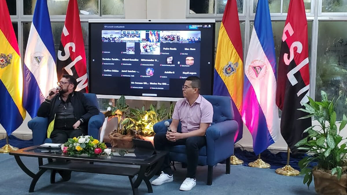 Estudiantes de Comunicación participan en taller de radio y locución en Unan-Managua