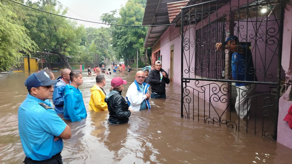 Reportan dos fallecidos y más de mil viviendas anegadas por lluvias en Nicaragua