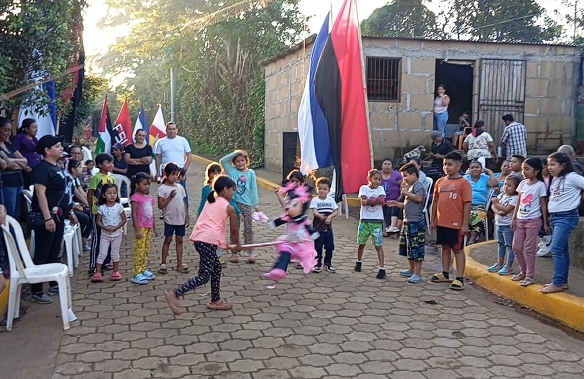 Familias de San Marcos celebran inauguración de nuevas calles adoquinadas