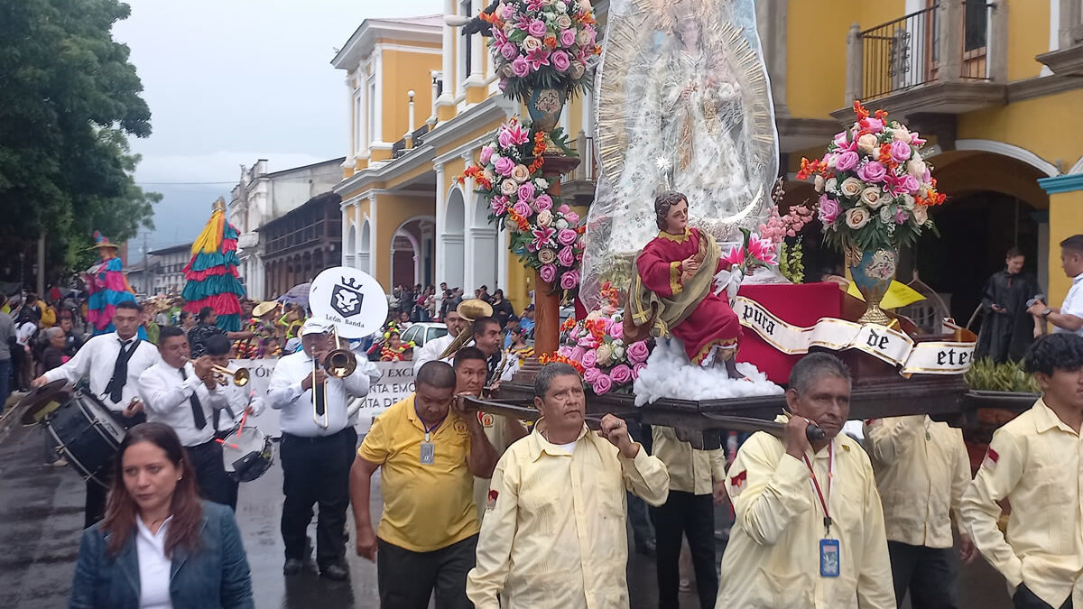 Granada recibe exposición de Santos Patronos en ocasión de su 500 aniversario