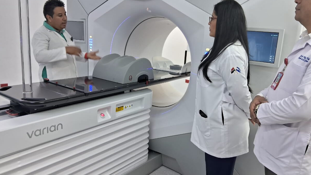 Inauguran tercer acelerador lineal para optimizar tratamientos de cáncer