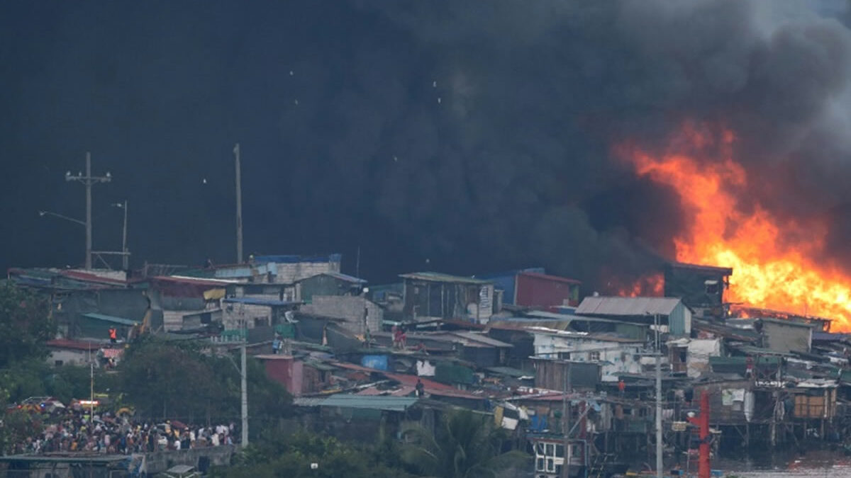 En Filipinas, un incendio devastador deja a 8 mil personas sin hogar