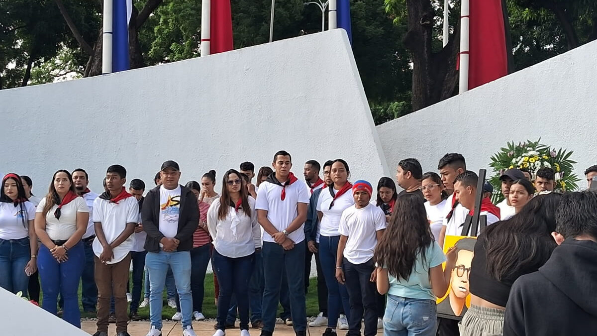 Instituciones públicas rinden homenaje al Comandante Carlos Fonseca Amador