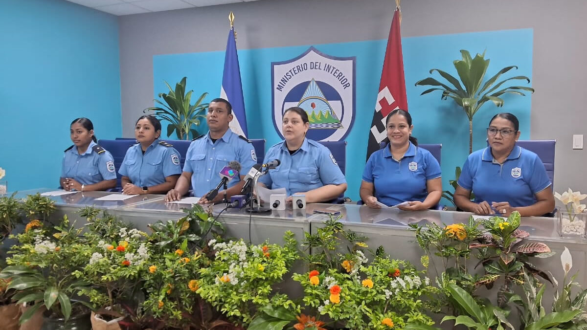 Bomberos Unidos realizan inspecciones de sistemas electricos en los mercados