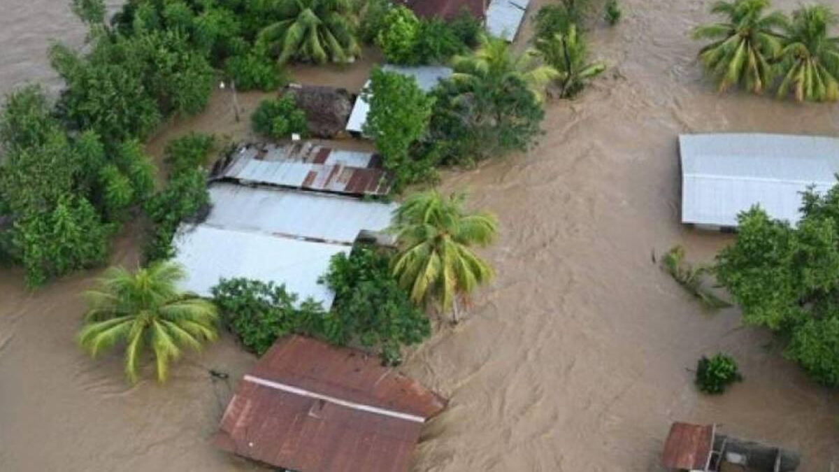 Tormenta Sara deja un fallecido y graves daños en la costa atlántica de Honduras