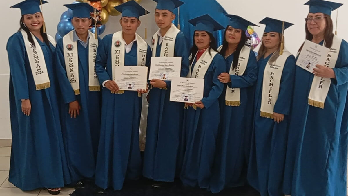 Culminan con éxito sus estudios de Educación a Distancia