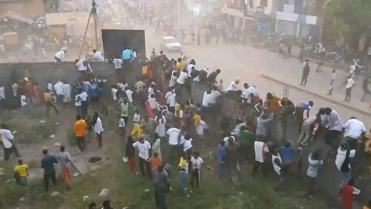 Estampida humana en un estadio de fútbol en el sur de Guinea deja decenas de muertos