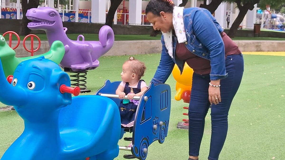 Familias disfrutan momentos agradables en el parque Las Piedrecitas