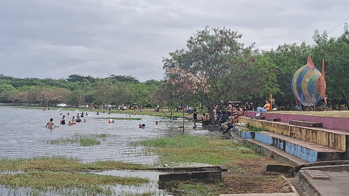 Familias disfrutan de las vacaciones decembrinas en la Laguna de Xiloá