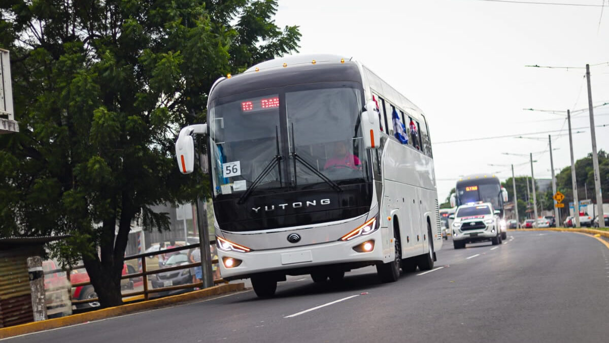 Llega a Managua nueva flota de buses procedentes de China