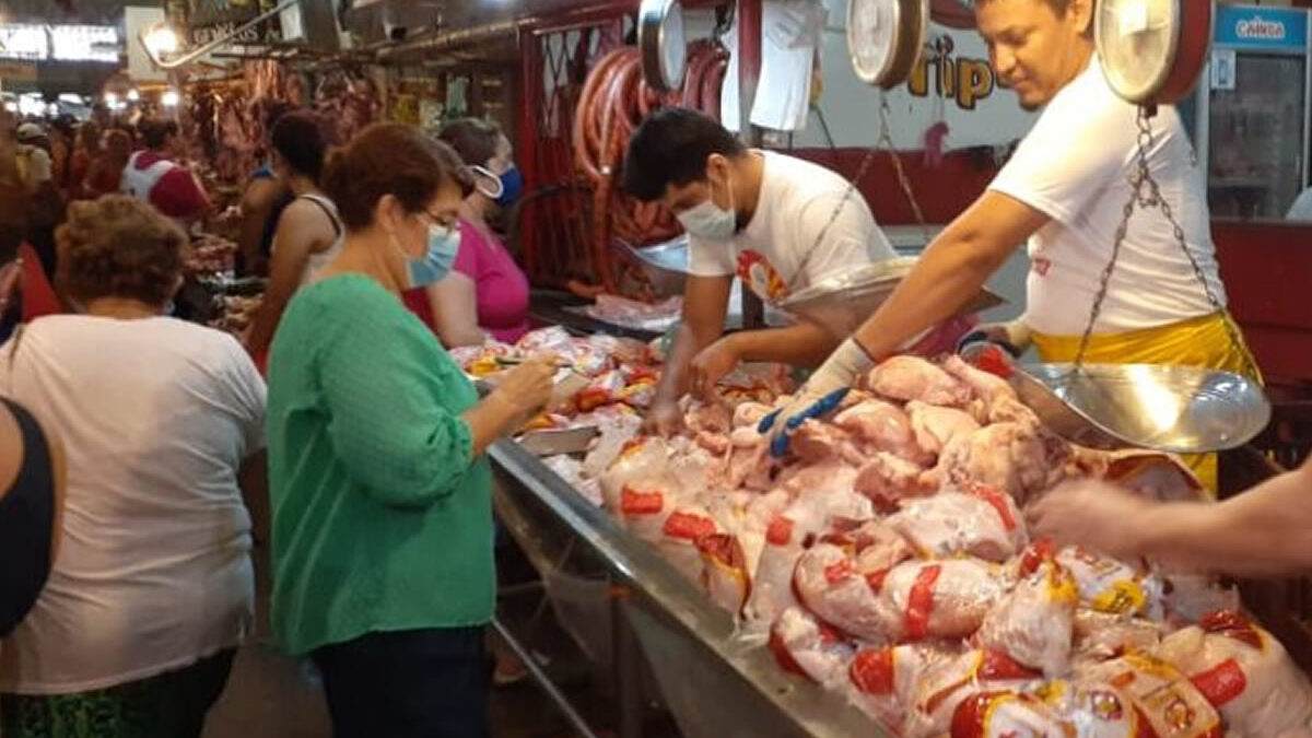 Pierna de pollo baja de precio en mercados de Managua