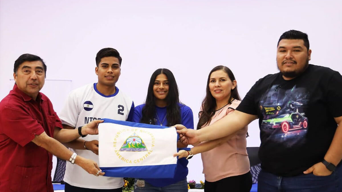 Selección Nacional de Balonmano es abanderada previo a la Copa Quetzal