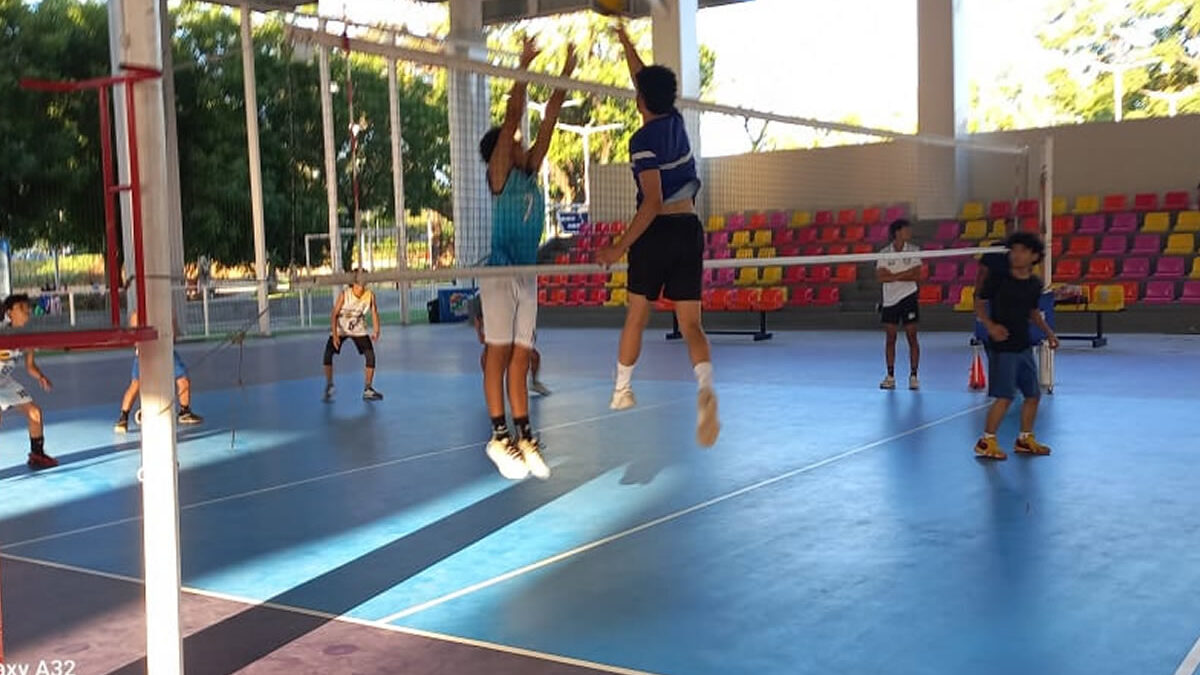 Inauguran academias de voleibol en Managua para niños y niñas