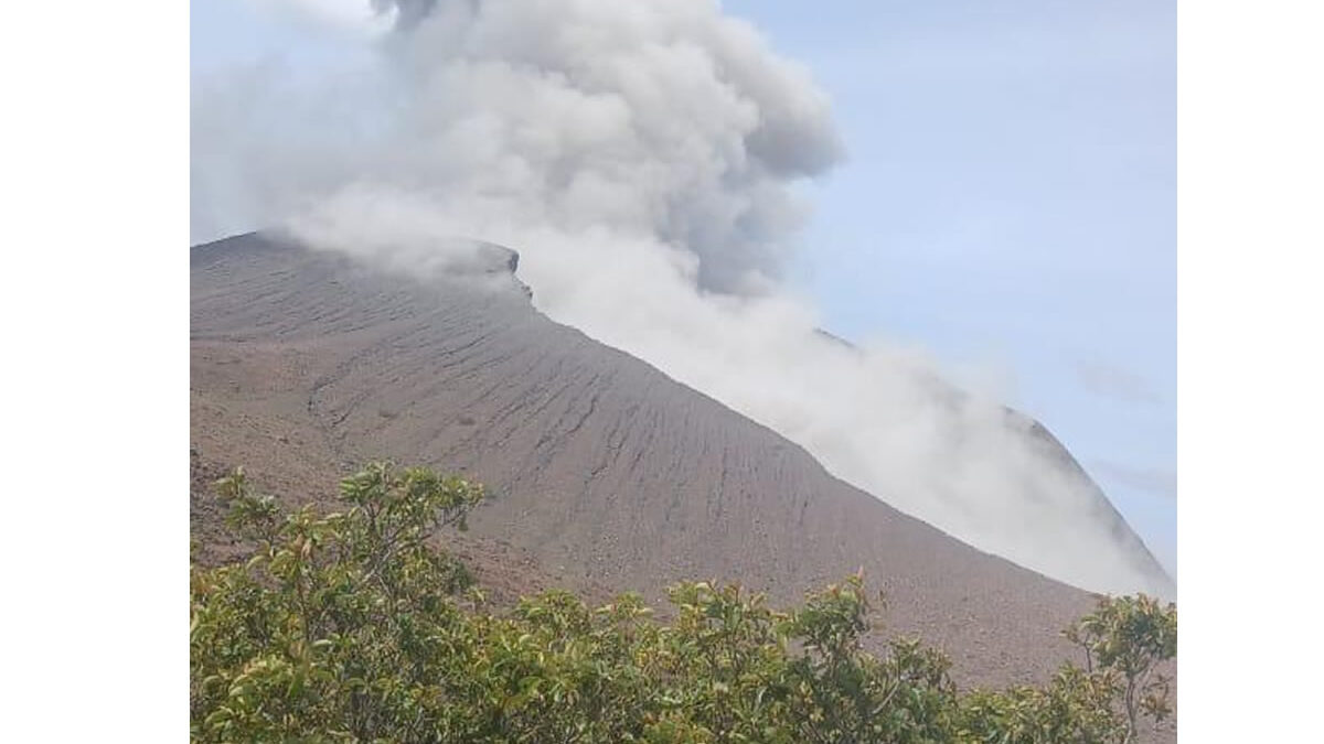 Ineter vigila al volcán Telica por exhalaciones de gases y vapor de agua