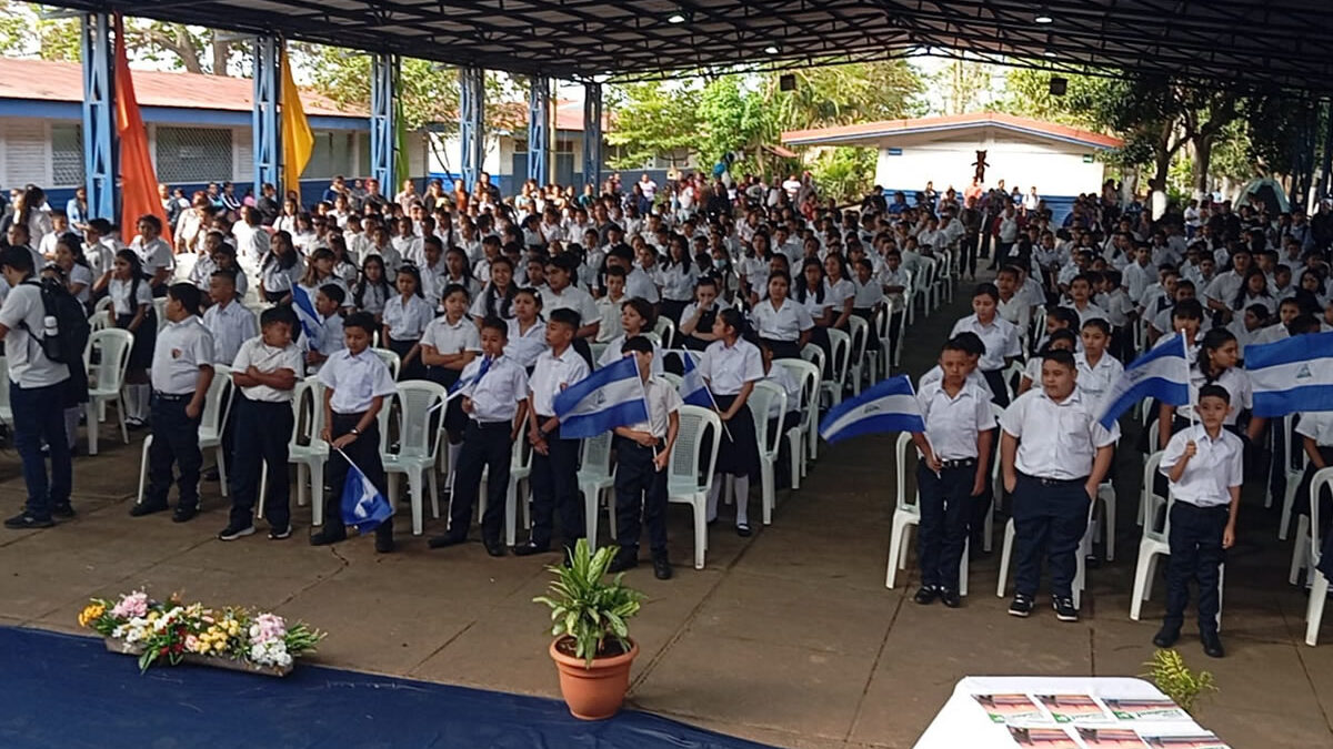 Carazo arranca el año escolar con una fiesta de educación y cultura