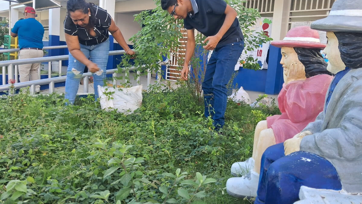 Centro Barrilete de Colores inicia el ciclo escolar con jornada de limpieza