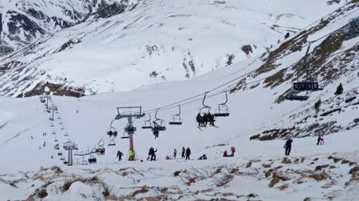 Colapso de teleférico en España provoca múltiples heridos y atrapados