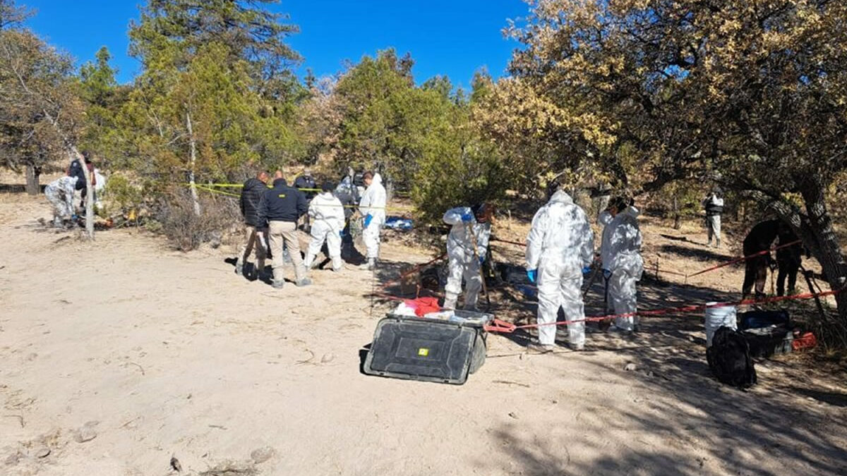 Encuentran fosas clandestinas con 10 cuerpos, la mayoría desmembrados, en México