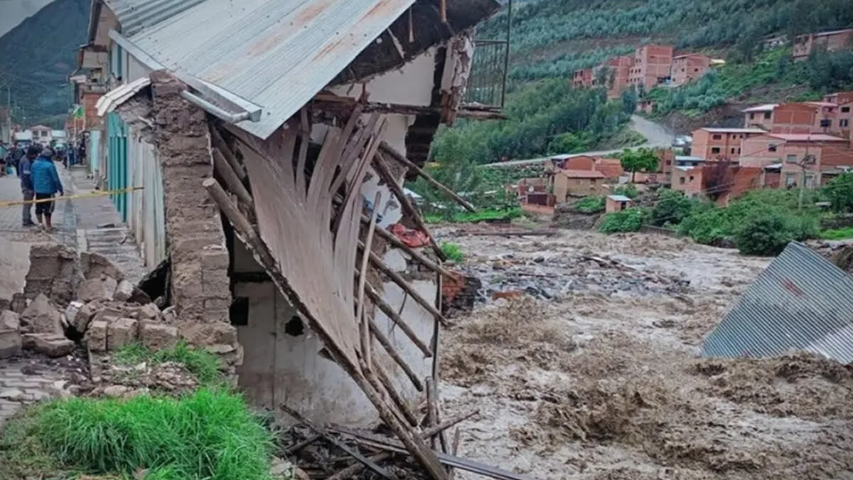 Asciende a 18 los fallecidos por fuertes lluvias e inundaciones en Bolivia