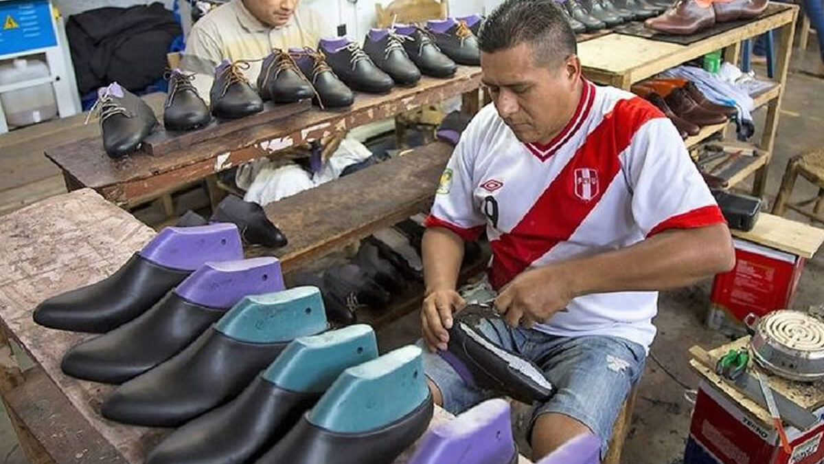 Productores de calzados nicaragüense prevén alta demanda en temporada escolar