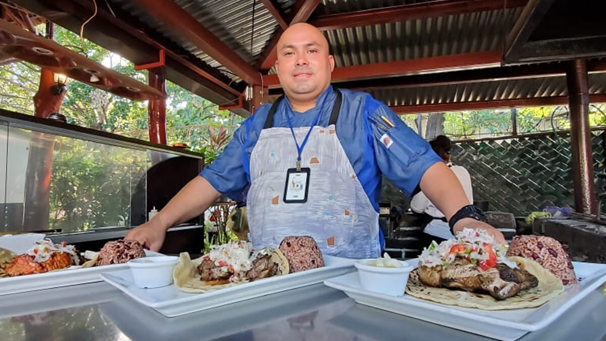 Sabores auténticos de Nicaragua en Quesillos Lo Nuestro