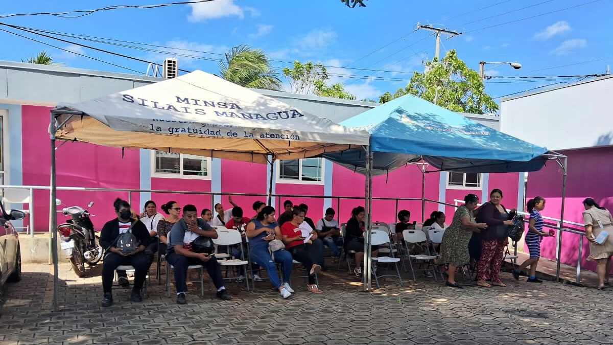 Feria de salud brinda atención integral a embarazadas en el Centro Dra. Ligia Altamirano