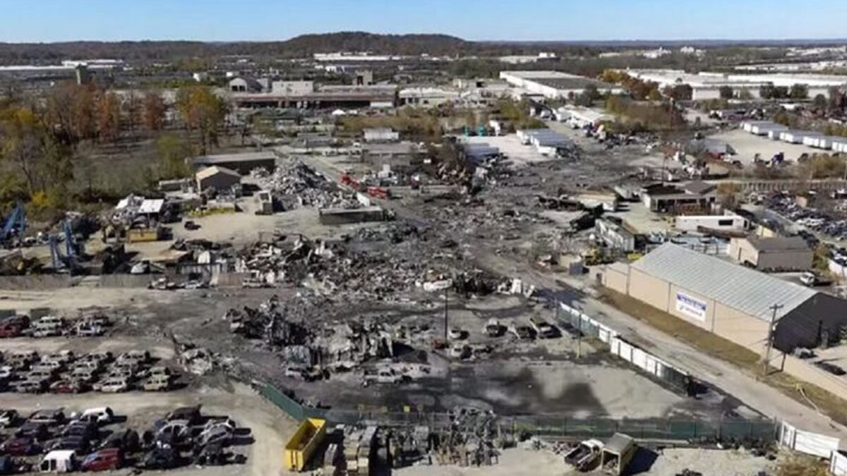 Autoridades confirman 14 muertos tras caída de avión de carga en Kentucky