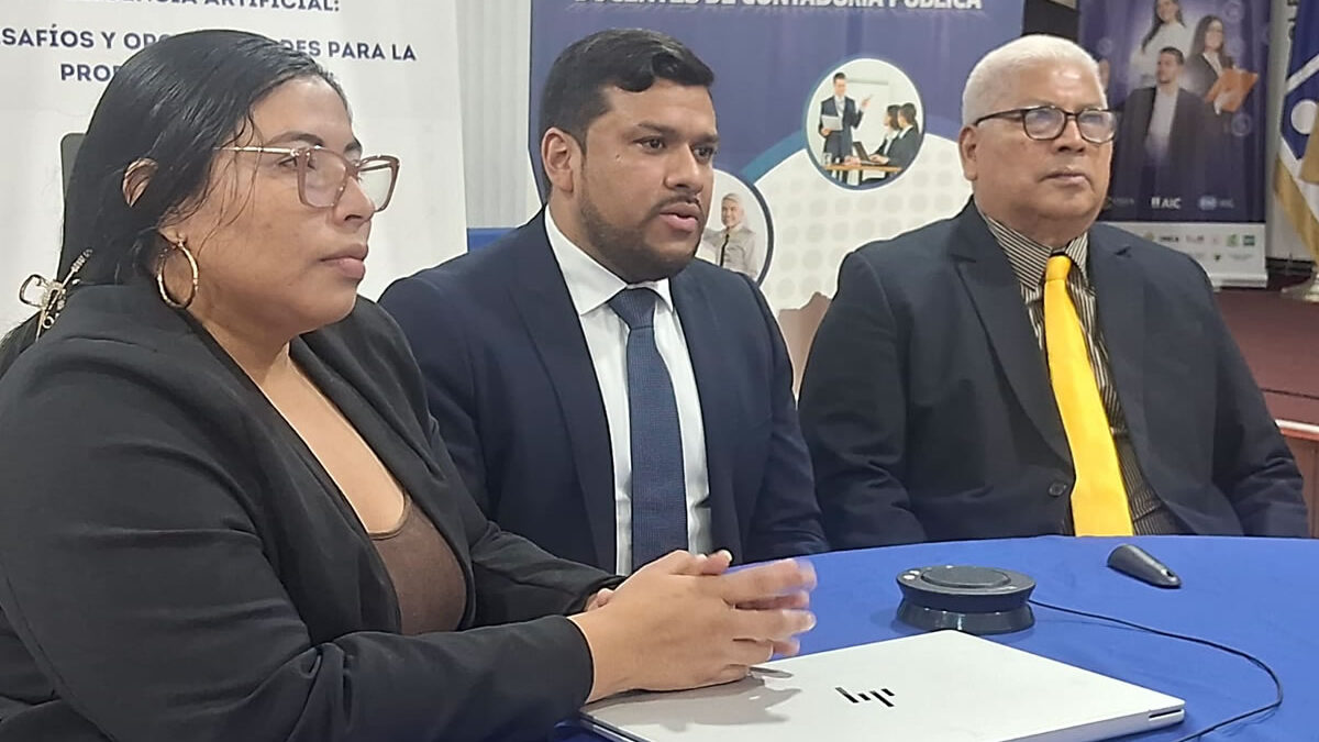 Contadores públicos refuerzan habilidades clave en cumplimiento tributario