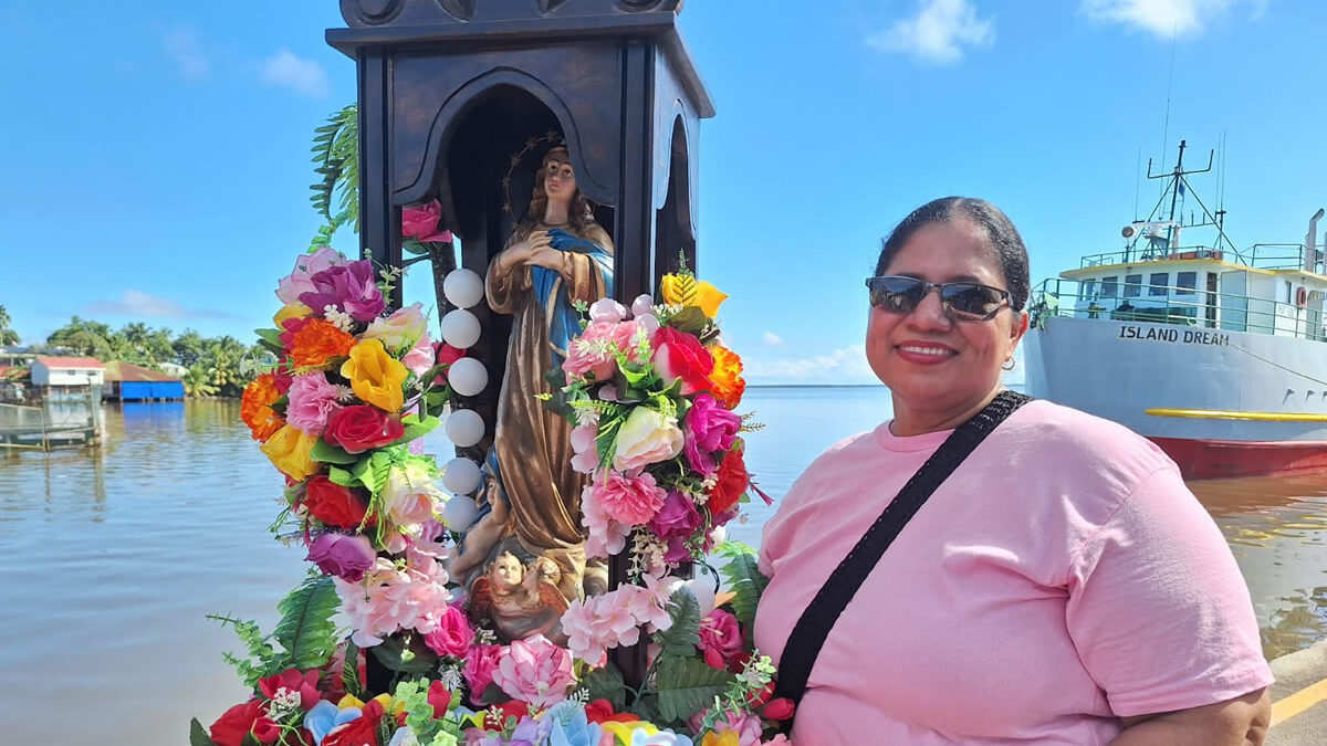Bluefields vive la tradicional purísima acuática con fervor y alegría