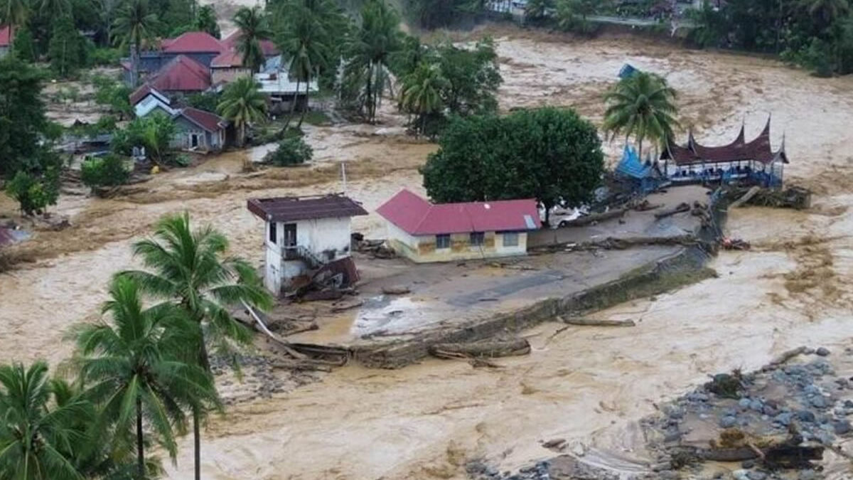 Más de 650 personas siguen desaparecidas tras las inundaciones en Indonesia