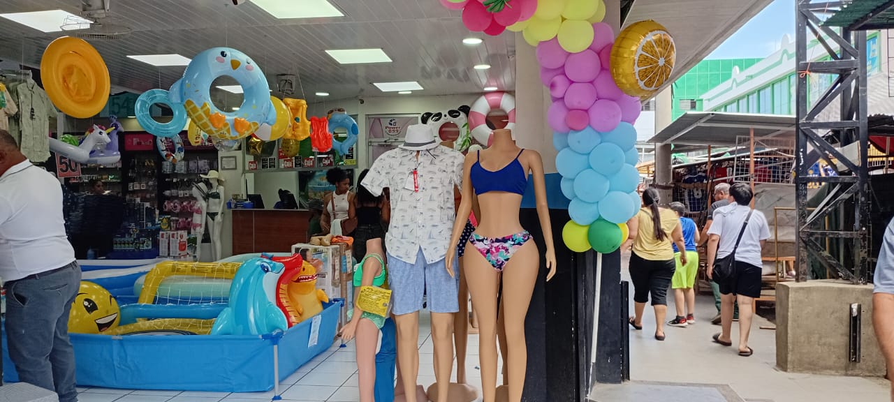 Alta afluencia de clientes dinamiza la actividad comercial en días previos al feriado