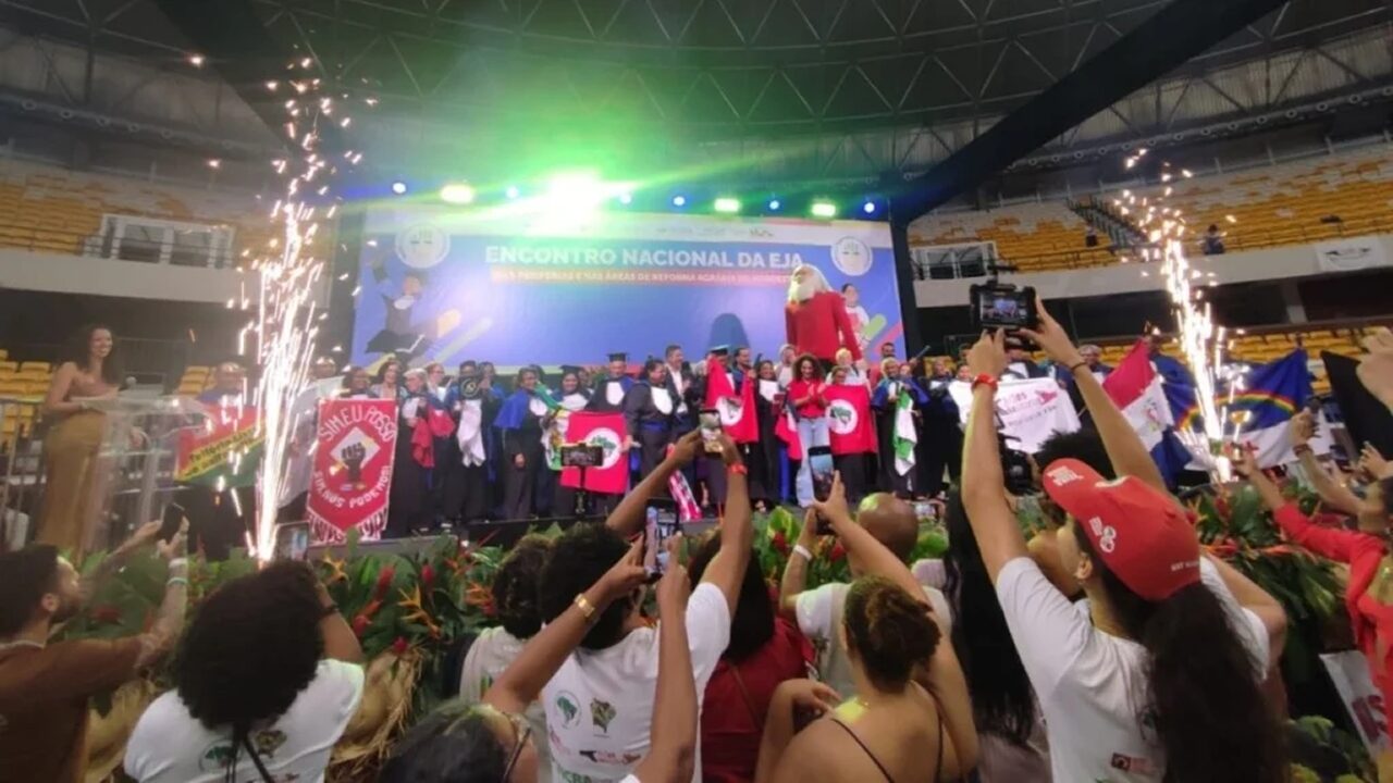 Brasil gradúa a 30 mil alfabetizados y avanza en la lucha contra el analfabetismo