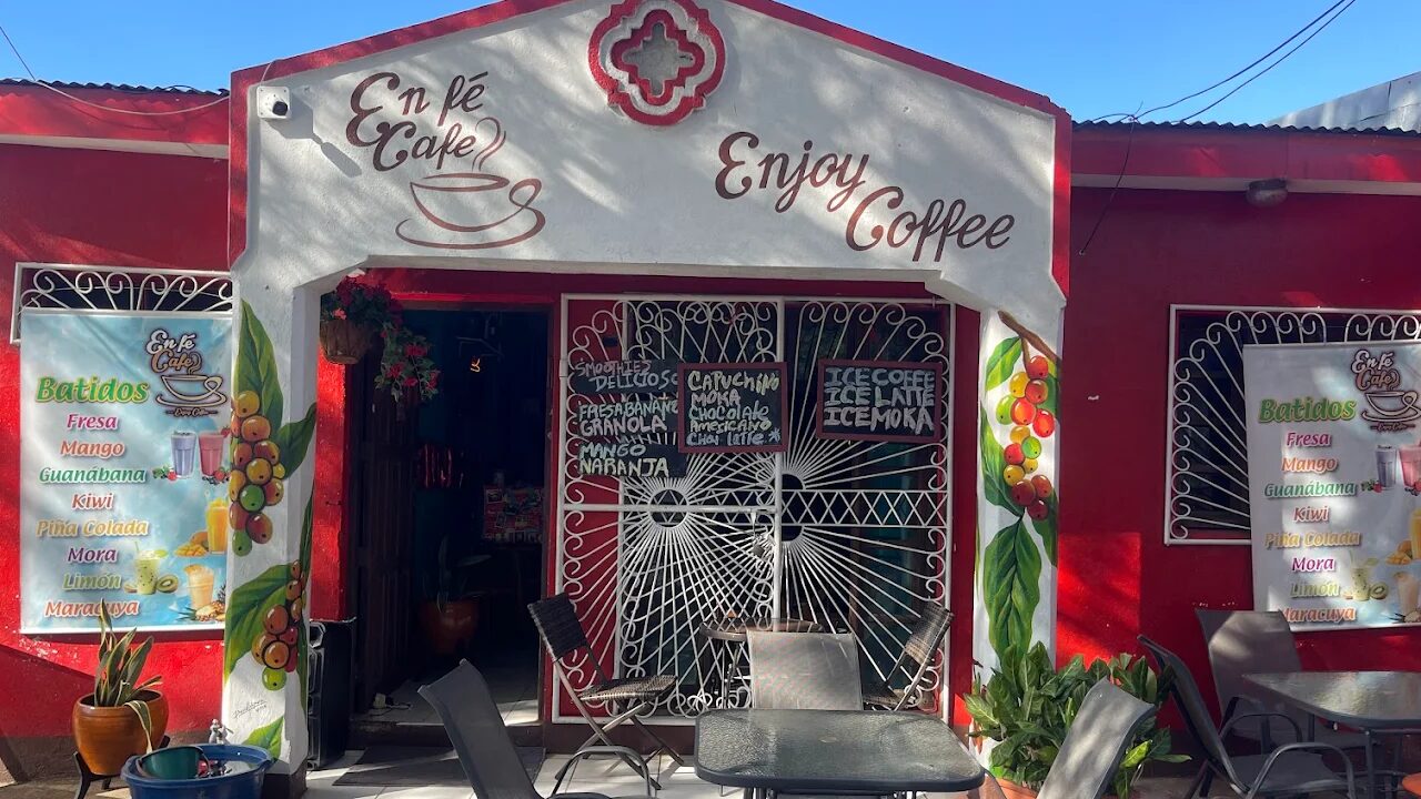 Negocios gastronómicos ofertan menú variado en temporada veraniega