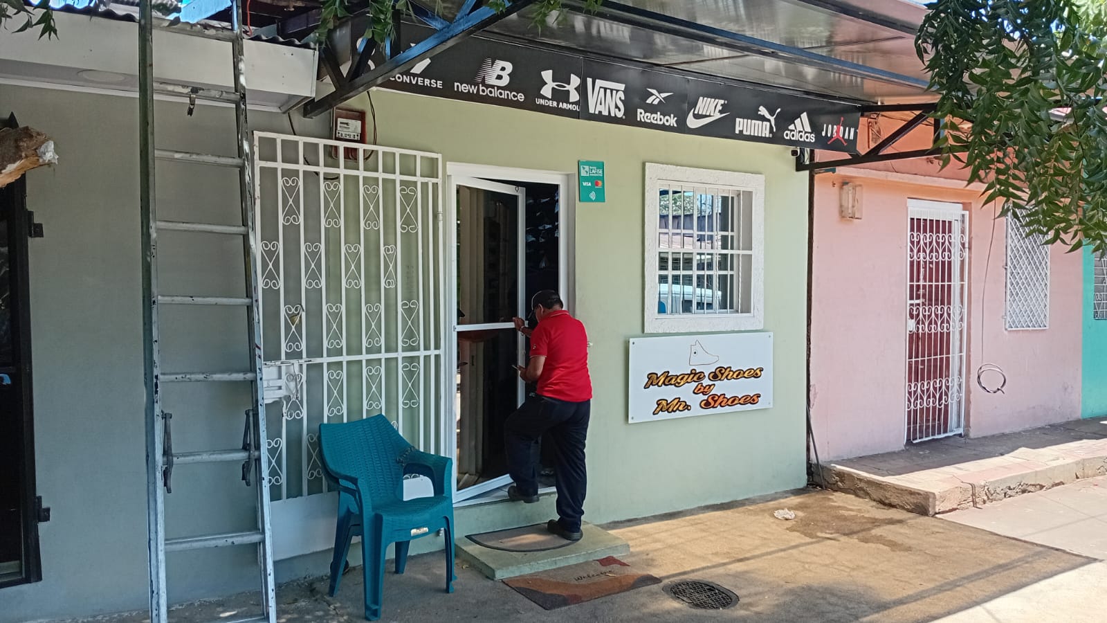 Comercios ofrecen atractivas promociones en calzado para la temporada veraniega 2026