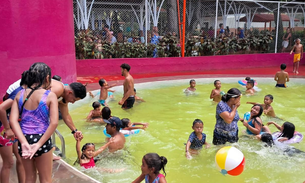 Alta afluencia familiar en el centro recreativo Xilonem