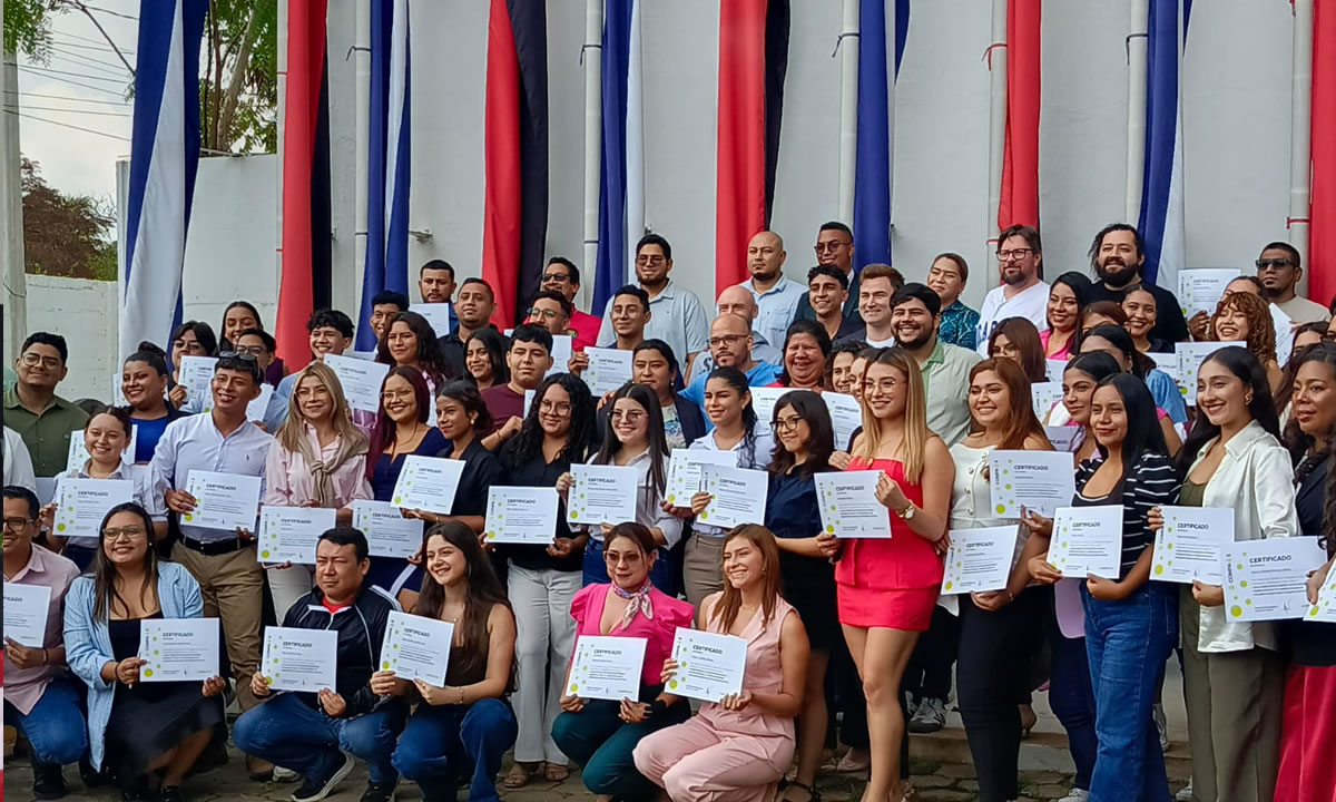 Comunicadores sandinistas culminan curso del uso de nuevas tecnologías con expertos de RT en Español